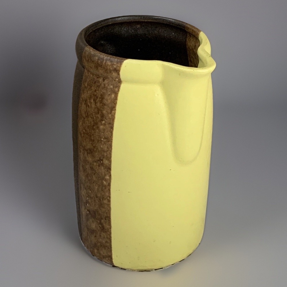 McCoy Pottery #1409 Pitcher Brown Yellow Glaze MCM USA Stoneware - Picture 3 of 8